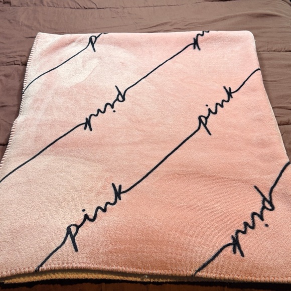 Throw Blanket by Pink Victoria’s Secret Brand.  EUC! - Picture 12 of 12